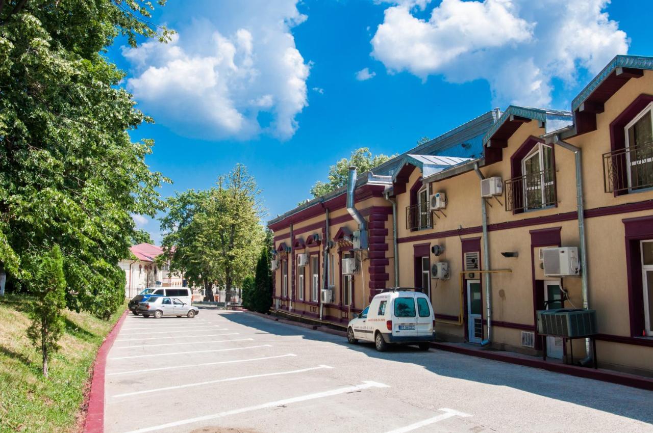 Pensiunea Splendid Dorohoi Екстериор снимка